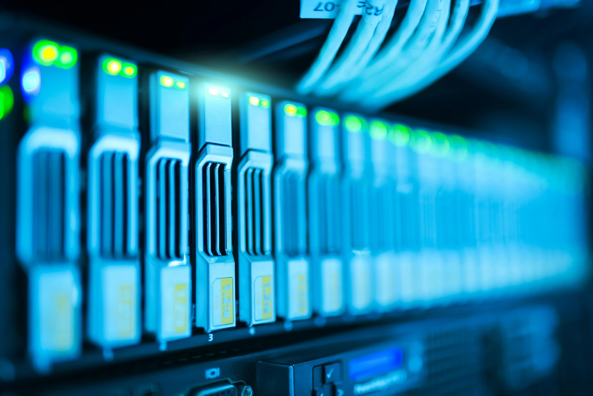 Hosting sunucuları ve teknik altyapı